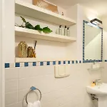 Via Cimabue 8b - Charming - Metropolitan Loft In - 20 Minute Walk To Center - Excellent Base For Exploring - Less Than 5 Minute Walk To The Supermarket - Amazing Bakery On The Corner 아파트 피렌체