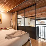 Via Cimabue 8b - Charming - Metropolitan Loft In - 20 Minute Walk To Center - Excellent Base For Exploring - Less Than 5 Minute Walk To The Supermarket - Amazing Bakery On The Corner 피렌체