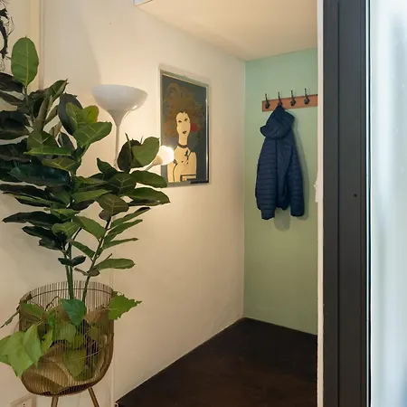 Apartment Metropolitan Loft: Center Base With Local Charm