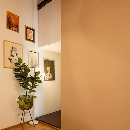 Via Cimabue 8b - Charming - Metropolitan Loft In - 20 Minute Walk To Center - Excellent Base For Exploring - Less Than 5 Minute Walk To The Supermarket - Amazing Bakery On The Corner