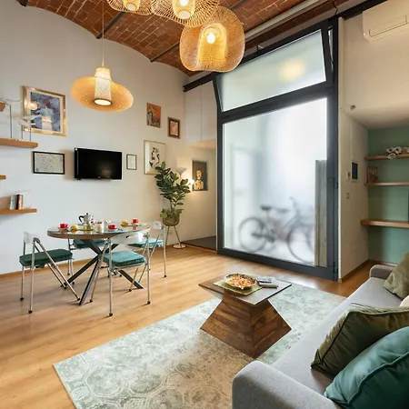 Via Cimabue 8b - Charming - Metropolitan Loft In - 20 Minute Walk To Center - Excellent Base For Exploring - Less Than 5 Minute Walk To The Supermarket - Amazing Bakery On The Corner