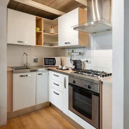 Via Cimabue 8b - Charming - Metropolitan Loft In - 20 Minute Walk To Center - Excellent Base For Exploring - Less Than 5 Minute Walk To The Supermarket - Amazing Bakery On The Corner Firenze