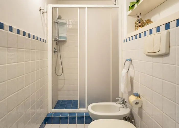 아파트 Via Cimabue 8b - Charming - Metropolitan Loft In - 20 Minute Walk To Center - Excellent Base For Exploring - Less Than 5 Minute Walk To The Supermarket - Amazing Bakery On The Corner *